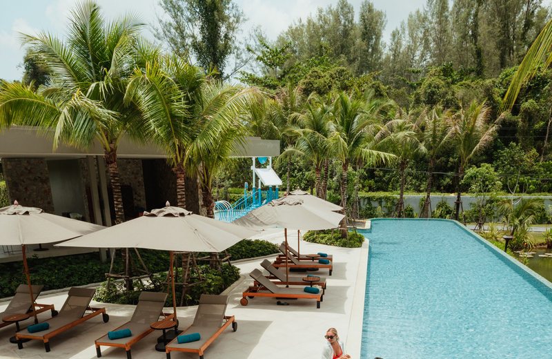 Lakeside Pool